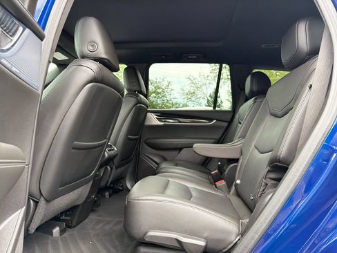 Certified 2023 Cadillac XT6 Premium Luxury AWD/4WD image 11
