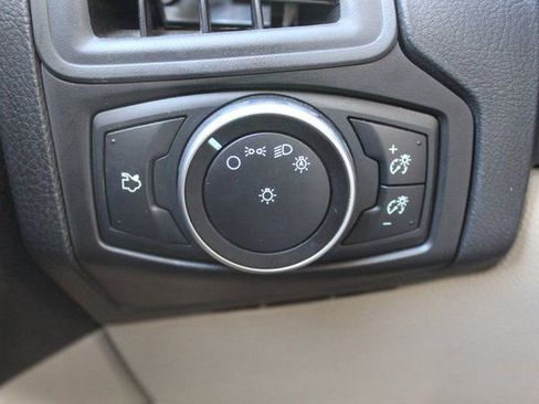 Used 2016 Ford Focus SE image 14