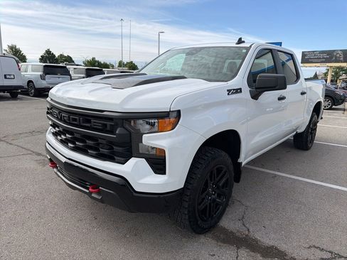 Used 2024 Chevrolet Silverado 1500 Custom Trail Boss w/ LPO, Dark Essentials Package AWD/4WD image 7