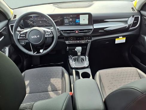 New 2025 Kia Seltos X-Line image 6