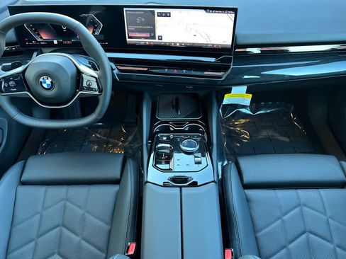 New 2026 BMW 530i xDrive image 3