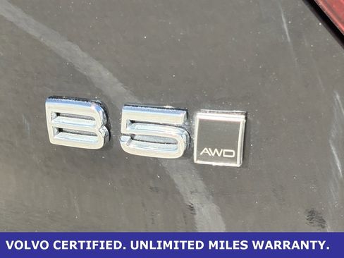 Certified 2025 Volvo XC40 B5 Plus image 7
