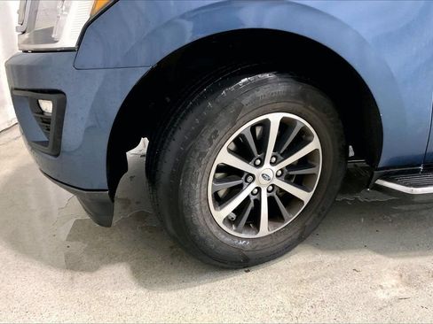 Used 2018 Ford Expedition Max XLT w/ Equipment Group 202A RWD image 20