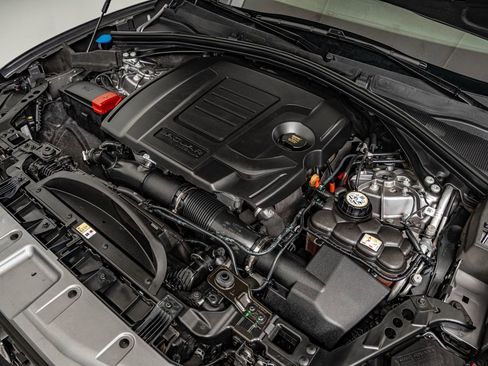 Certified 2025 Jaguar F-PACE R-Dynamic S image 38