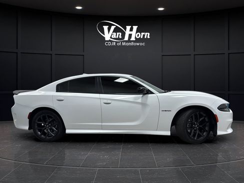 Used 2022 Dodge Charger R/T w/ Blacktop Package RWD image 8