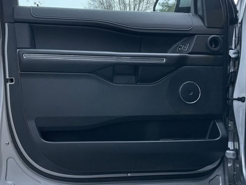 Used 2020 Ford Expedition XLT w/ Equipment Group 202A image 12