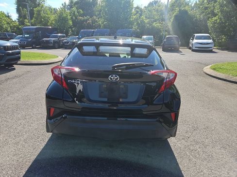Used 2021 Toyota C-HR XLE FWD image 6