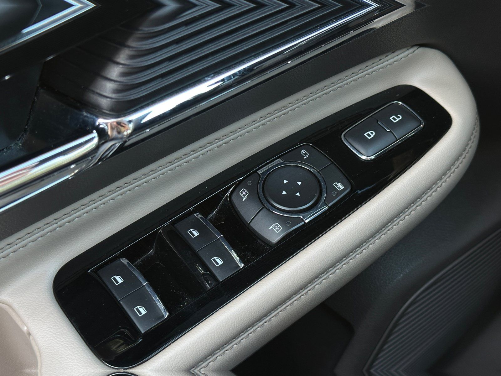 Used 2022 Lincoln Corsair FWD image 24