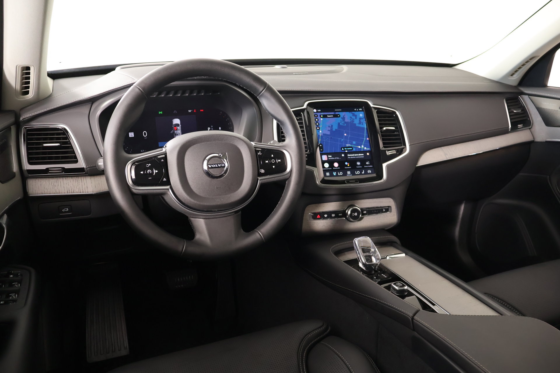 Used 2025 Volvo XC90 B6 Ultra w/ Protection Package Premier AWD/4WD image 2