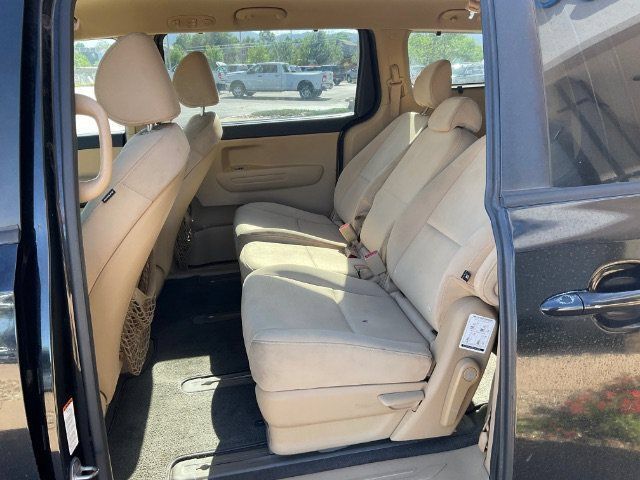 Used 2015 Kia Sedona LX w/ LX Convenience Package FWD image 9