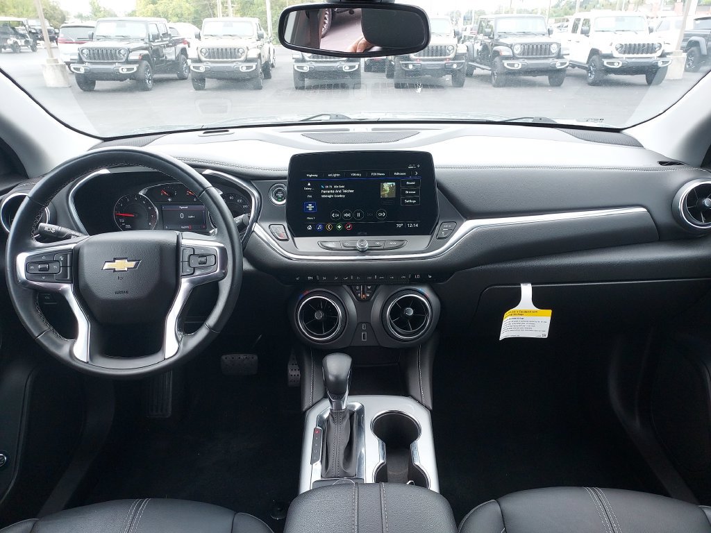 Used 2024 Chevrolet Blazer LT FWD image 15