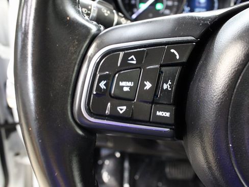 Used 2018 Jaguar E-PACE S image 28