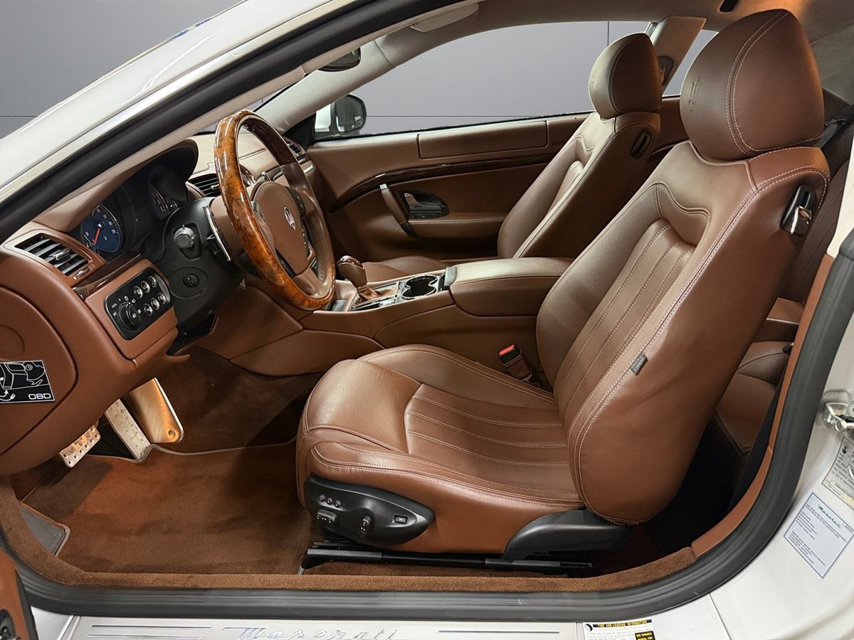 Used 2010 Maserati GranTurismo S RWD image 10