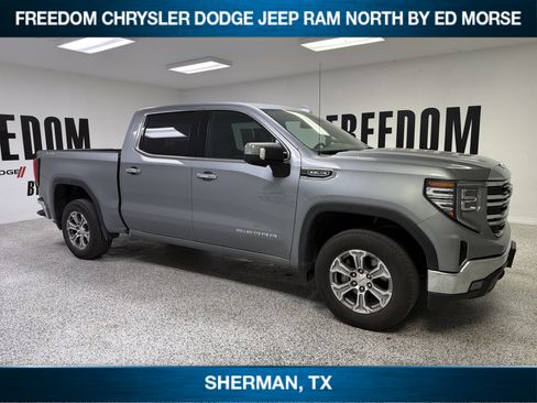 Used 2025 GMC Sierra 1500 SLT AWD/4WD image 3