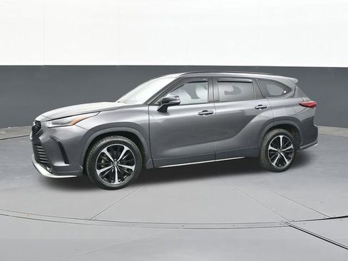 Used 2022 Toyota Highlander XSE image 5