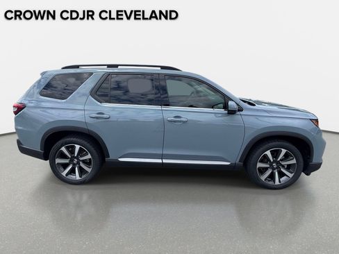 Used 2024 Honda Pilot Touring image 6