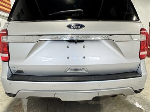 Used 2018 Ford Expedition XLT w/ Equipment Group 202A image 5