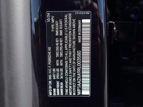 Certified 2024 Porsche Macan 4 Electric image 28