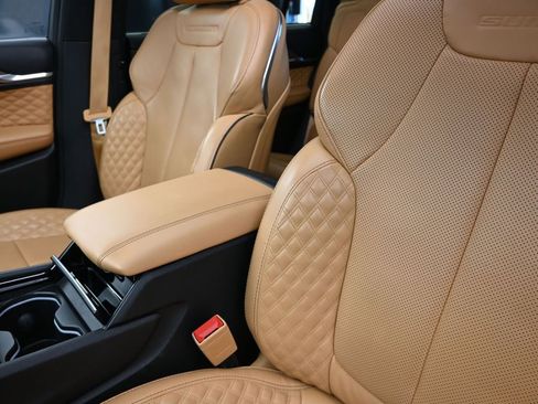 Used 2023 Jeep Grand Cherokee L Summit w/ Advanced Protech Group IV image 14