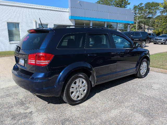 Used 2019 Dodge Journey SE FWD image 4