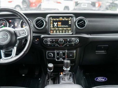 Used 2023 Jeep Wrangler Unlimited Sahara w/ Cold Weather Group AWD/4WD image 14