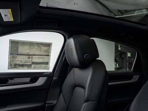 New 2026 Porsche Cayenne Coupe image 28