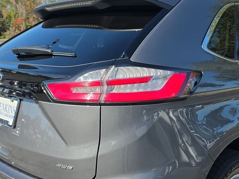 Used 2024 Ford Edge SEL image 7
