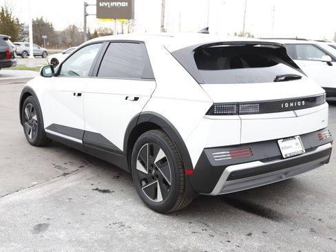 New 2026 Hyundai Ioniq 5 SEL image 5