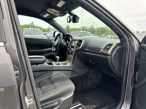 Used 2015 Jeep Grand Cherokee Laredo w/ Quick Order Package 23E AWD/4WD image 28