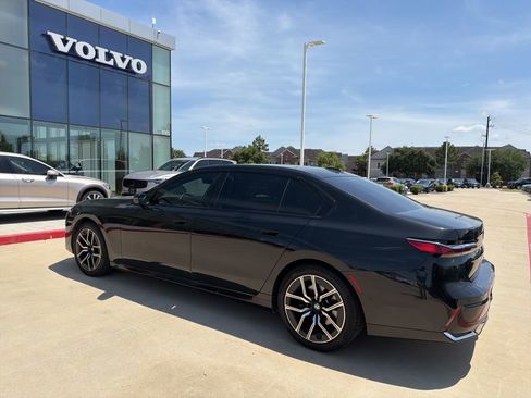Used 2025 BMW 740i RWD image 5