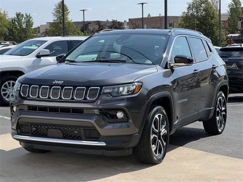 Used 2022 Jeep Compass Limited image 40