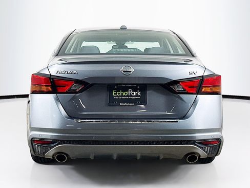 Used 2023 Nissan Altima 2.5 SV w/ SV Premium Package FWD image 7