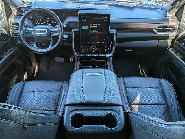 Used 2025 GMC Yukon XL Denali AWD/4WD image 15