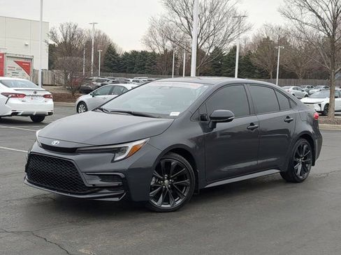 Certified 2023 Toyota Corolla SE w/ SE Package image 2