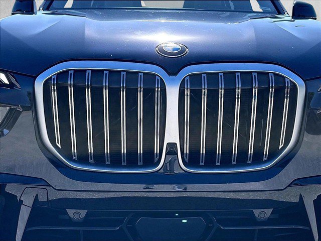 Used 2024 BMW X7 xDrive40i w/ M Sport Package AWD/4WD image 30