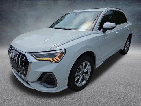 Used 2023 Audi Q3 2.0T Premium Plus w/ Premium Plus Package AWD/4WD image 1