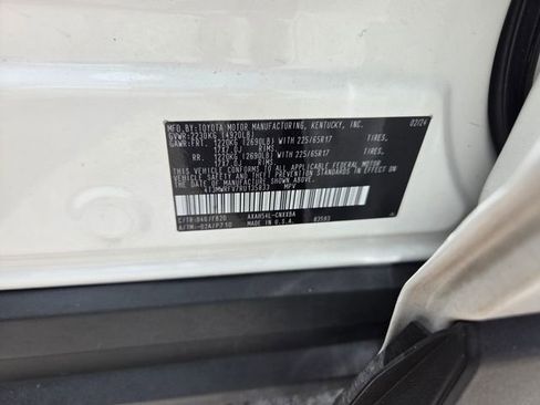 Used 2024 Toyota RAV4 LE AWD/4WD image 20
