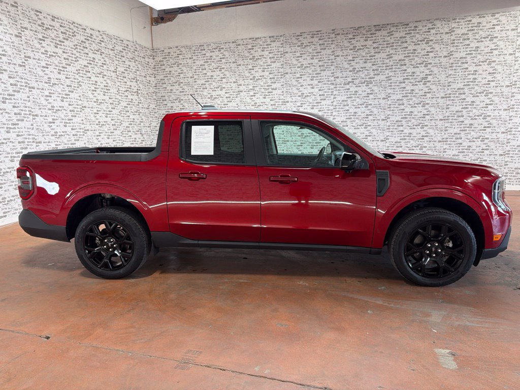 Used 2025 Ford Maverick Lariat w/ Black Appearance Package AWD/4WD image 8