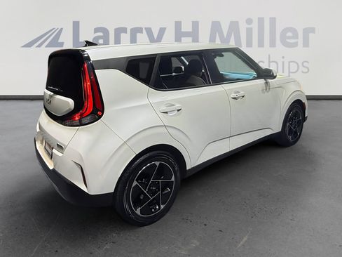 Used 2023 Kia Soul EX FWD image 5