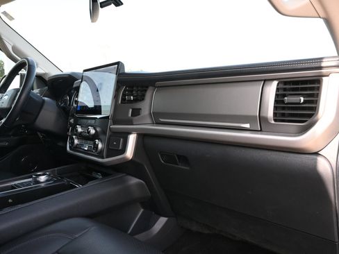 Used 2022 Ford Expedition Max XLT RWD image 25