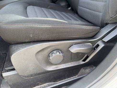 Used 2023 Ford Edge SE w/ Black Appearance Package image 13