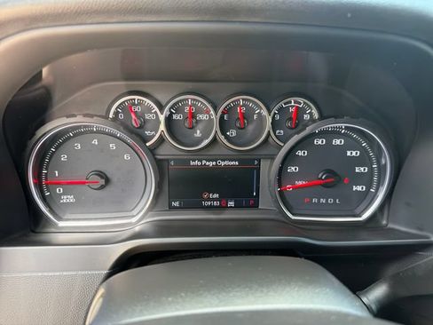 Used 2020 Chevrolet Silverado 2500 LT w/ Fleet Comfort Package AWD/4WD image 18