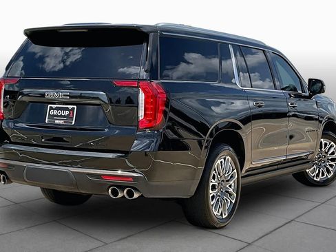 Used 2024 GMC Yukon XL Denali Ultimate AWD/4WD image 13