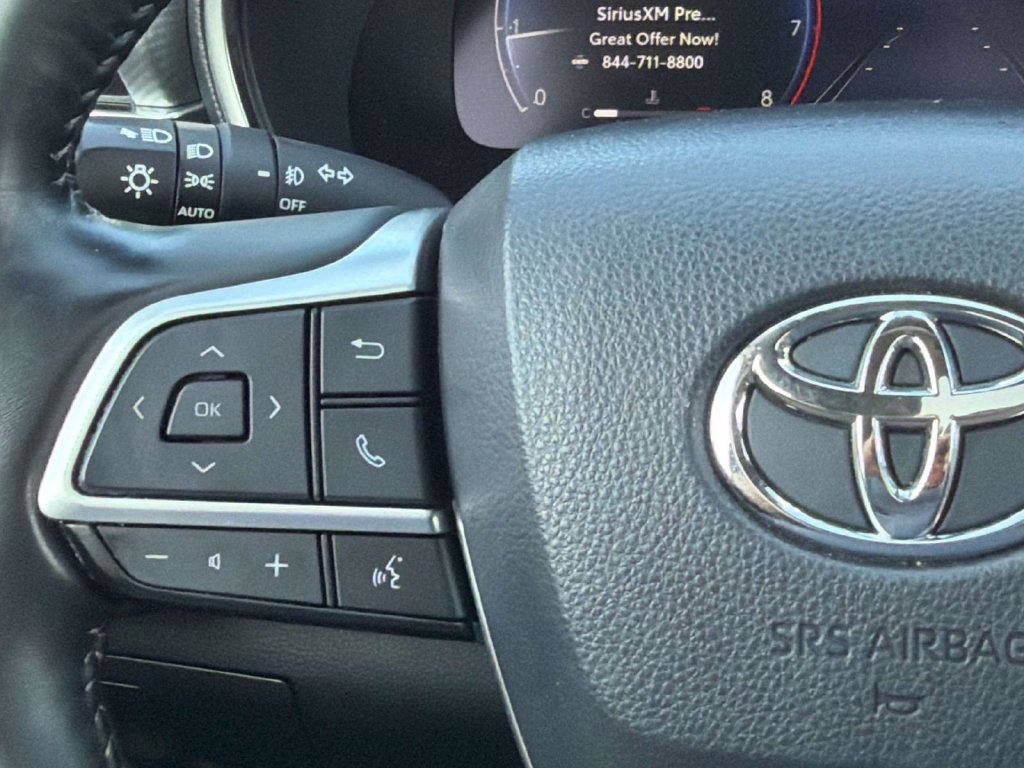 Used 2023 Toyota Highlander Platinum FWD image 12