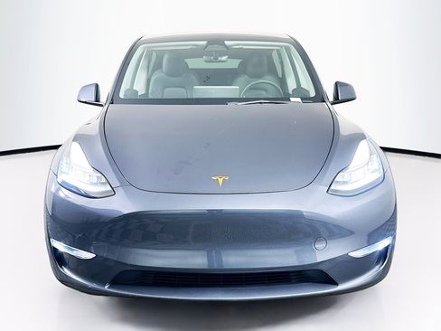 Used 2023 Tesla Model Y Long Range AWD/4WD image 2