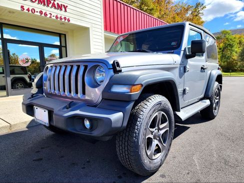 Used 2018 Jeep Wrangler Sport image 1