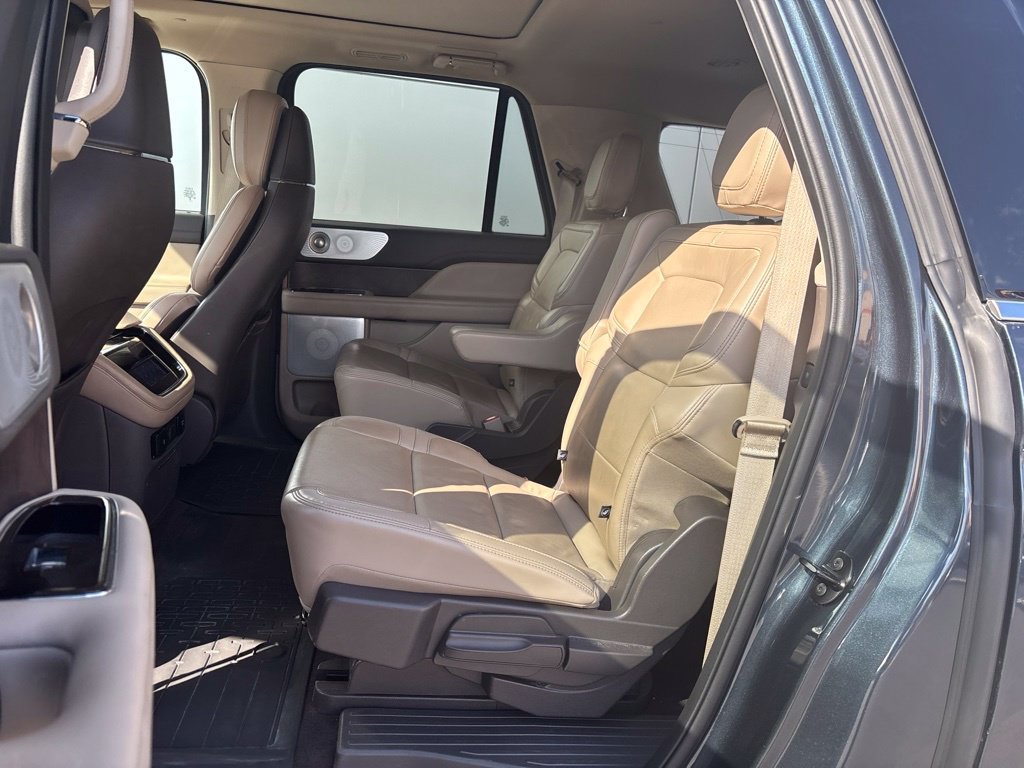 Used 2024 Lincoln Navigator L Reserve AWD/4WD image 14
