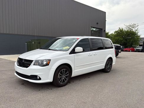 Used 2016 Dodge Grand Caravan SXT FWD image 7