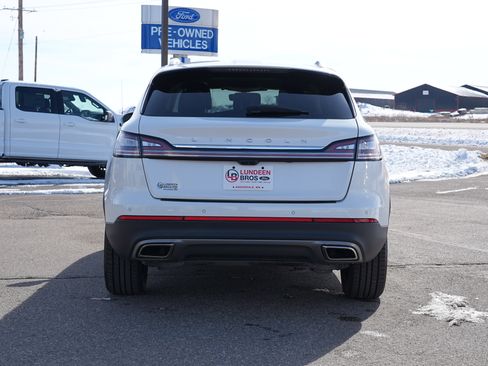 Used 2023 Lincoln Nautilus Reserve image 4