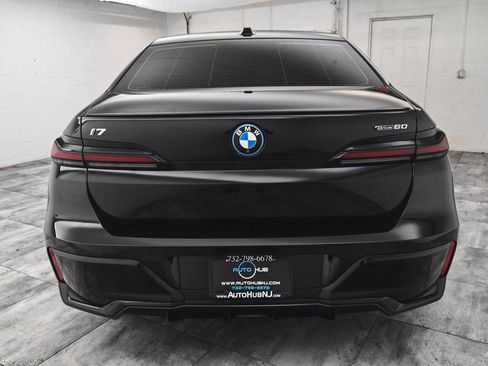Used 2023 BMW i7 xDrive60 w/ Parking Assistance Package image 5